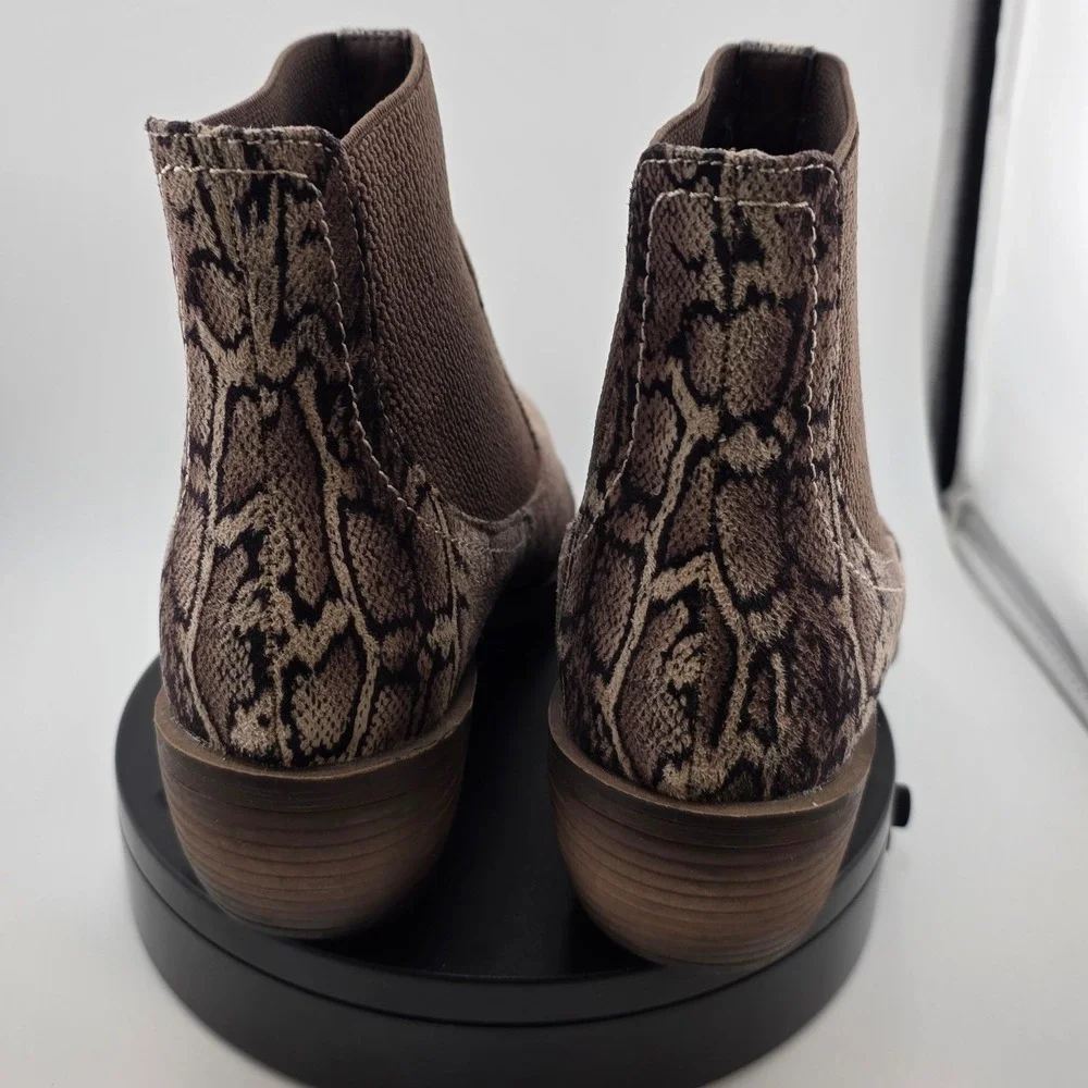 Boutique‎ by Corkys Womens Brown Snakeskin Print Ankle Boots Size 8 Block Heel